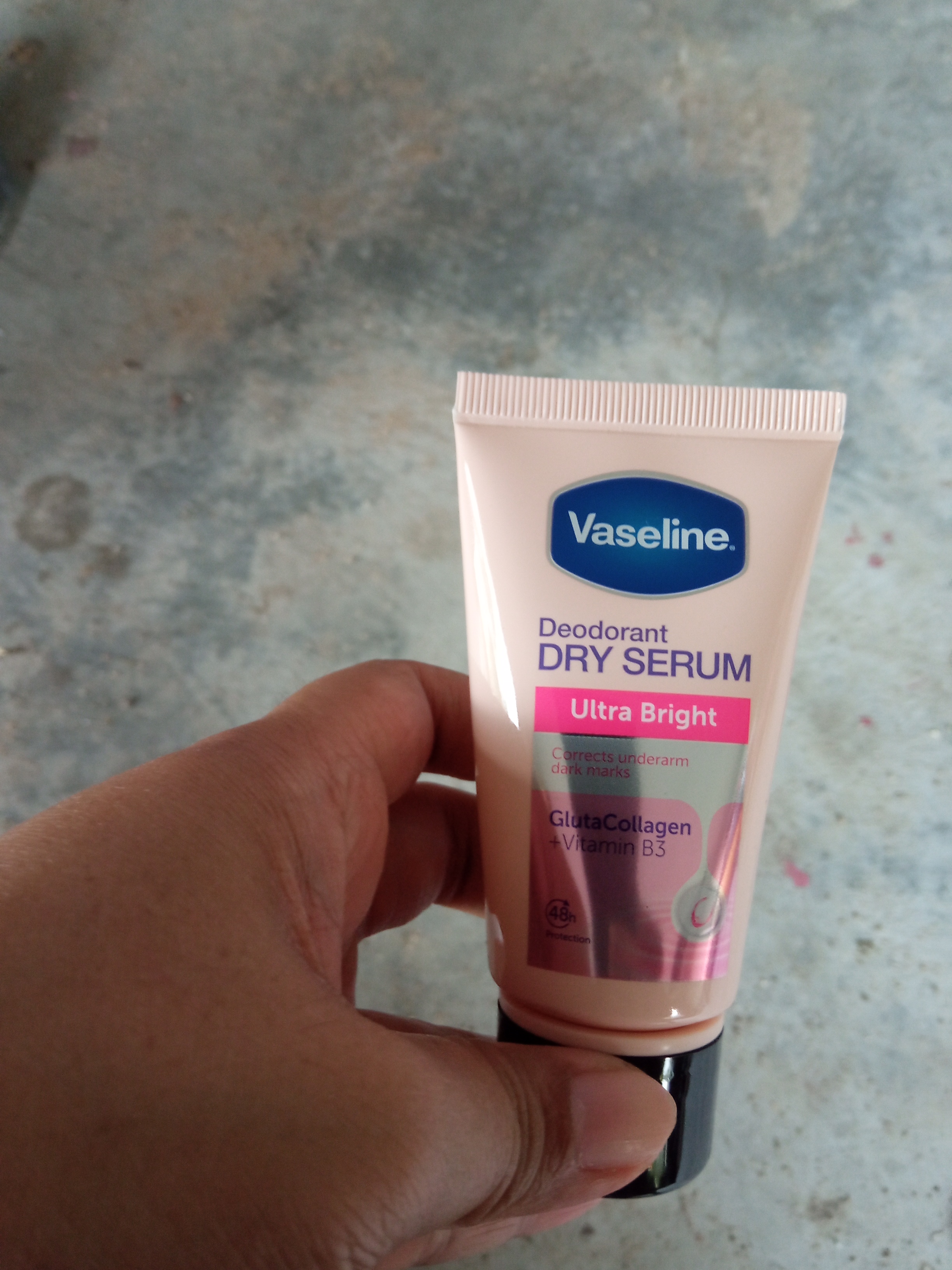 White & repair deodorant dry serum by Vaseline : review 